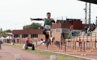 Daniel Castilla bate el récord de España sub16 de 60 vallas