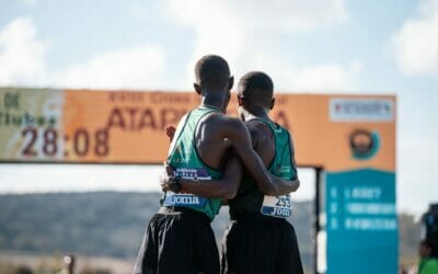 Kwizera y Ndikumwenayo se proclaman campeones del circuito mundial de cross