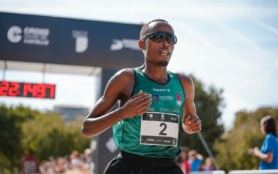 Thierry Ndikumwenayo bate el récord de España de 5k